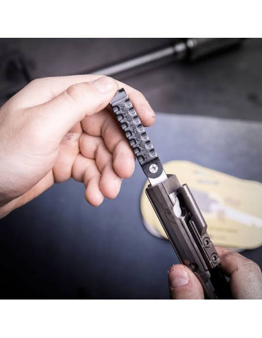 REAL AVID AR15 Scraper™ – Outil nettoyage BCG AR15